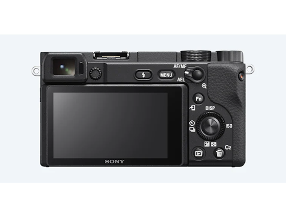 Aparat Sony α6400 + 16-50mm f/3.5 - 5.6 Aparat Sony α6400 + 16-50mm f/3.5 - 5.6