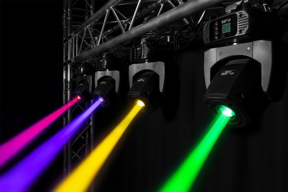 Zestaw: 4x Głowa ruchoma SPOT 75W LED BeamZ FUZE75S+ dedykowane case Zestaw: 4x Głowa ruchoma SPOT 75W LED BeamZ FUZE75S+ dedykowane case