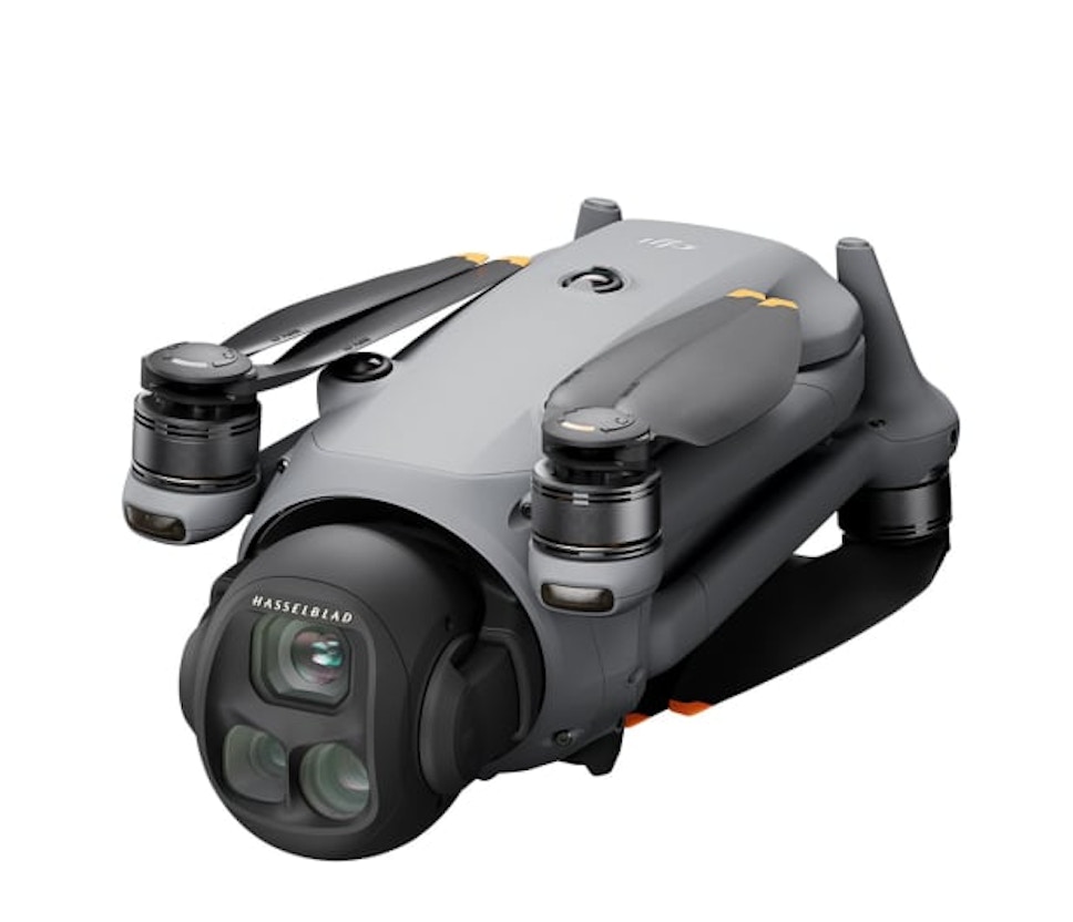 DJI Mavic 4 Pro Fly More Combo (RC 2) DJI Mavic 4 Pro Fly More Combo (RC 2)