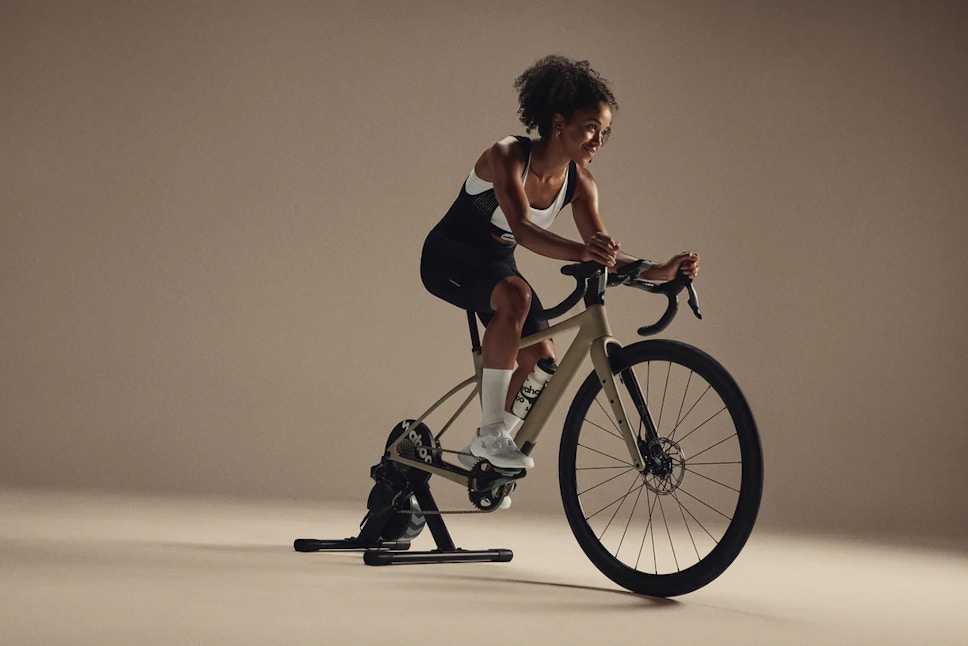 Trenażer interaktywny WAHOO KICKR Core v2 COG